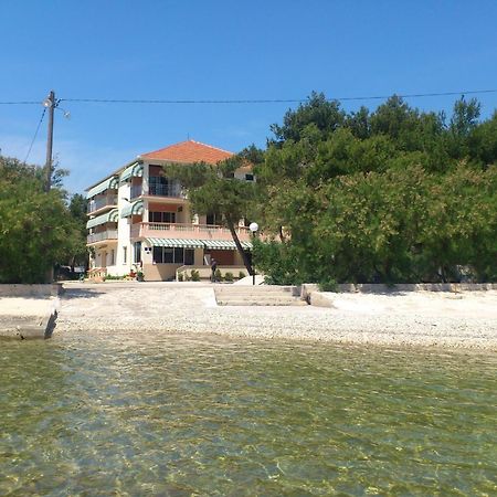 Guest House Malenica Sukosan Ngoại thất bức ảnh