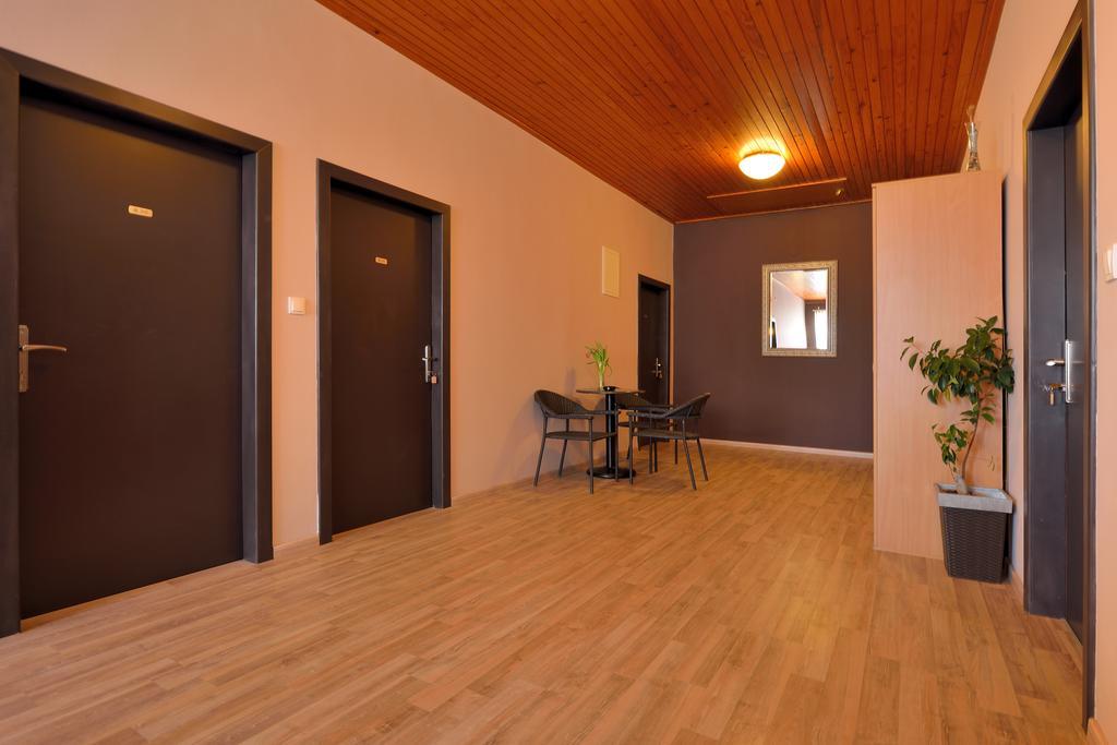 Guest House Malenica Sukosan Ngoại thất bức ảnh
