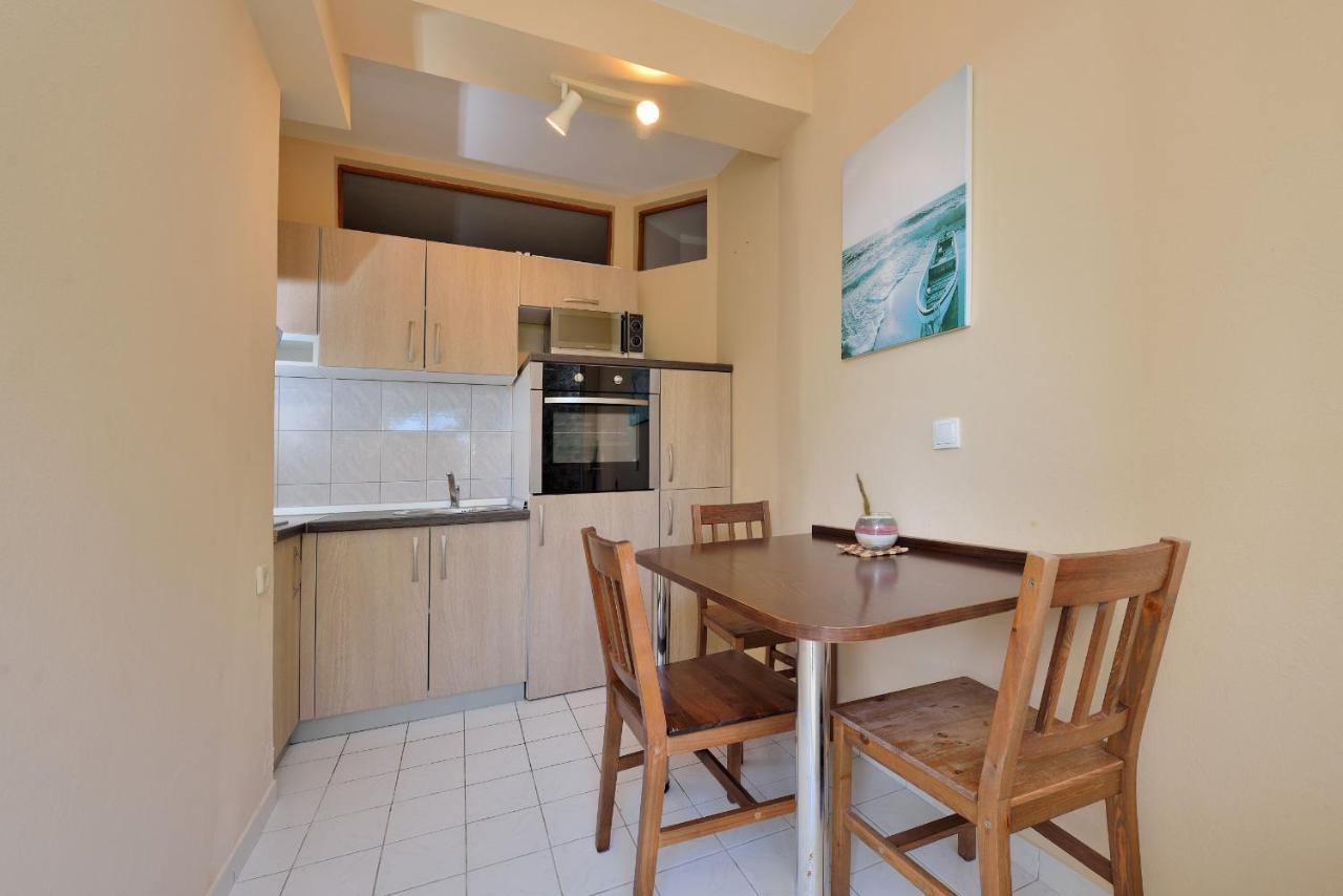 Guest House Malenica Sukosan Ngoại thất bức ảnh