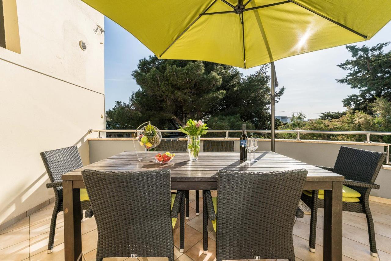 Guest House Malenica Sukosan Ngoại thất bức ảnh