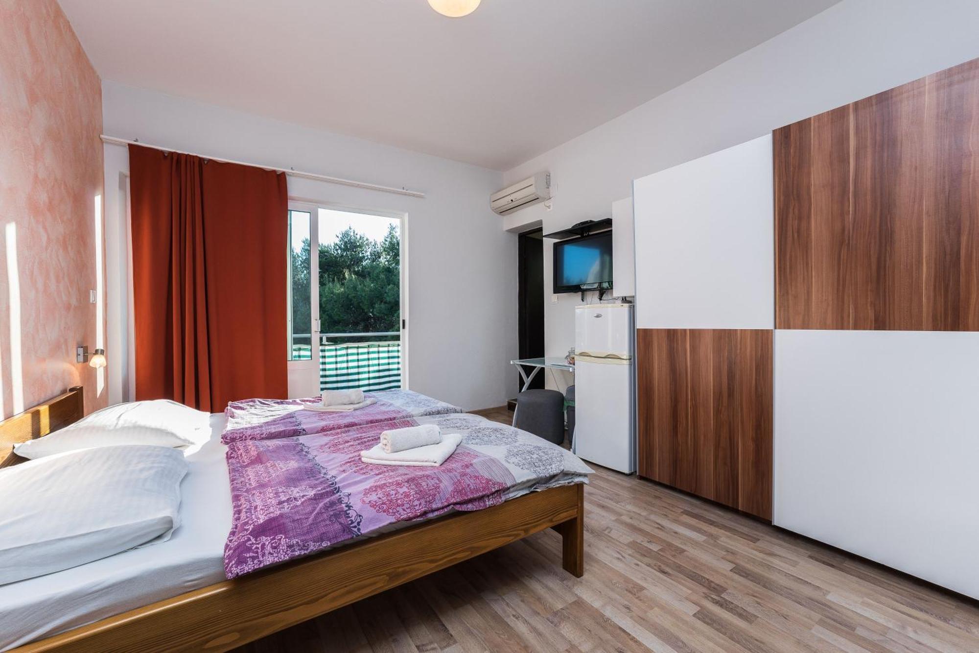 Guest House Malenica Sukosan Ngoại thất bức ảnh